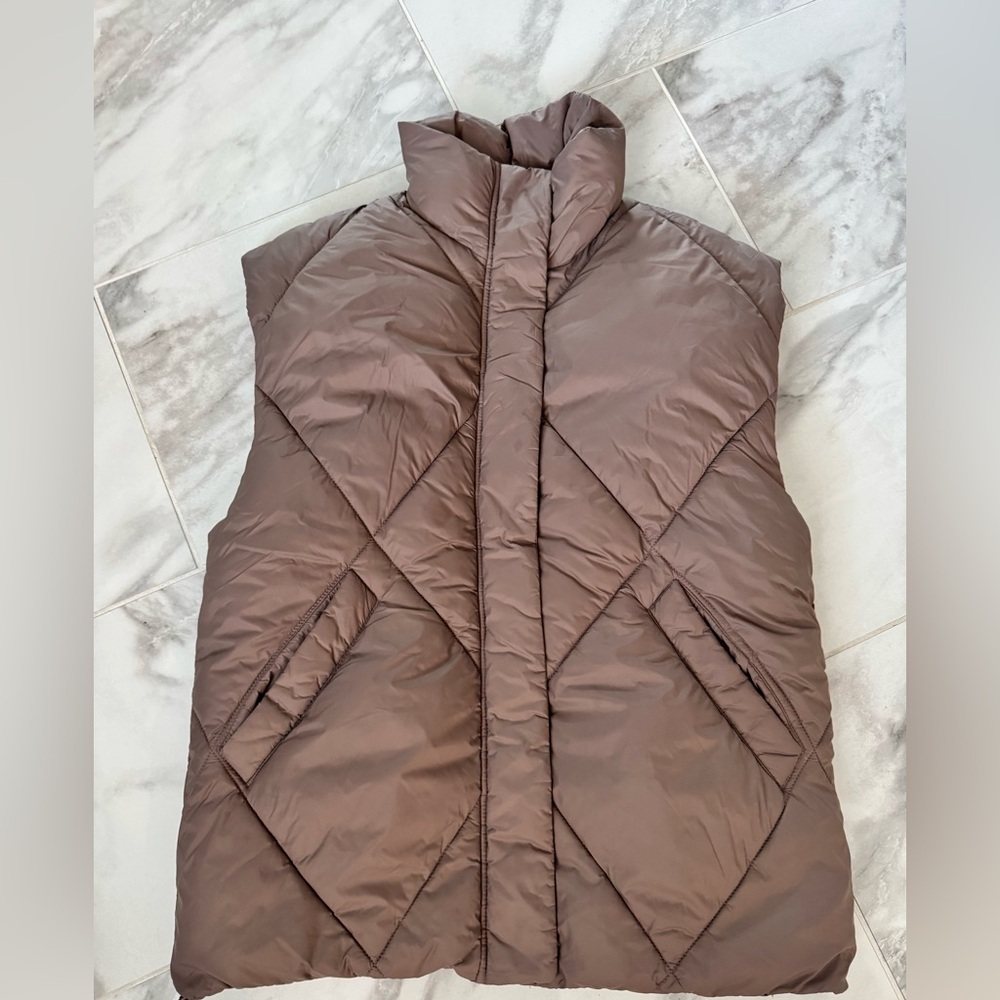 Abercrombie & Fitch taupe quilted Vest